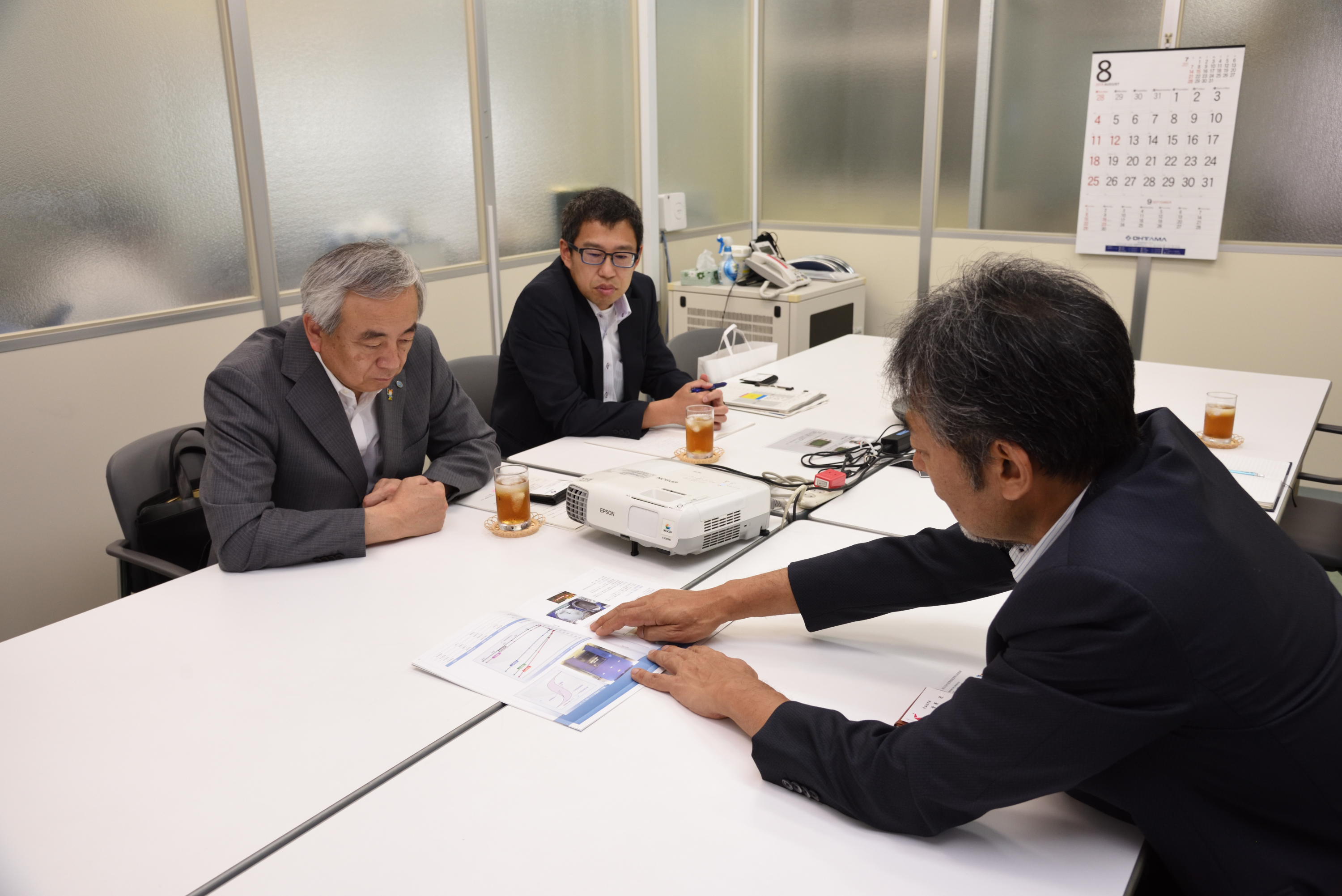 株式会社オータマの事業内容について説明を受ける菅原市長